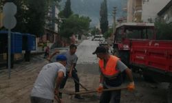 Kırkağaç’ta sağanak yağış su baskınlarına neden oldu!