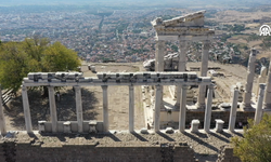 Bergama'daki yüzey araştırmalarında yaklaşık 4 bin 500 yıllık tanrıça figürü bulundu