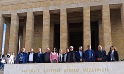 Manisalı muhtarlar Anıtkabir'deki törenlere katıldı