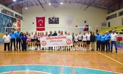 Manisalı voleybolculardan Durbay'a destek