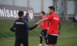 Manisaspor ve Yıldızspor 45 FK dostluk maçında bir arada