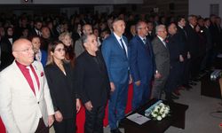 Manisa'da emekli  öğretmenlere hizmet şeref belgesi verildi