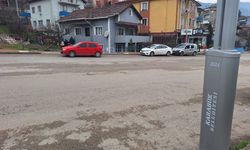 Küçük çocuğa otomobil çarptı!