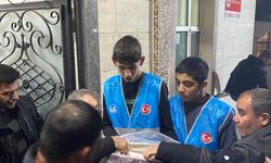 Saruhanlı Ülkü Ocakları’ndan teravih sonrası lokma ikramı
