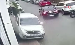 17 yaşındaki sürücü kaldırımdaki yaşlı adamı ezdi: O anlar kamerada