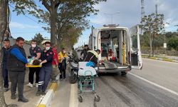 Yola dökülen yağ sebebiyle 2 motosikletli kaza yaptı