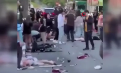 Araç kalabalığa daldı: Çok sayıda ölü var