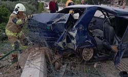 Hurdaya dönen Tofaş'taki 4 kişi yaralandı