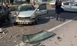 4 araçlı zincirleme kaza: 5 yaralı