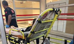 Otomobilden düşen çocuk yaralandı