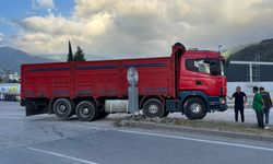 Kamyonet ile otomobil çarpıştı: 1 yaralı