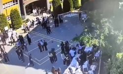 Lise öğrencisi okul bahçesinde arkadaşını bıçakladı, o anlar kameraya yansıdı