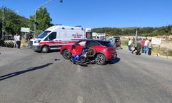 İzmir'de feci kaza: Otomobil ile motosiklet çarpıştı, sürücü ağır yaralı