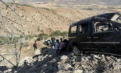 Kamyonet şarampole devrildi: Aynı aileden 3 kişi öldü, 3 yaralı