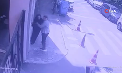 Lisede bıçaklı korkunç anlar kamerada: Sınıf arkadaşını okul tuvaletinde bıçakladı