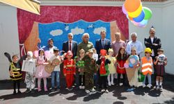 Alfabeye hayat veren minikler renkli defileyle büyüledi