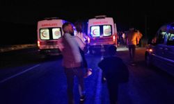Hafif ticari araç, traktöre çarptı: 7 yaralı