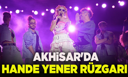 Akhisar'da Hande Yener rüzgarı