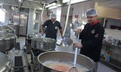 Turgutlu’da 'Sizden gelen bağışlarla aş olalım sofralara' kampanyası devam ediyor