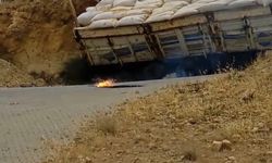 Sürücüsünün kontrolünden çıkan kamyon, çukura düştü: 2 yaralı