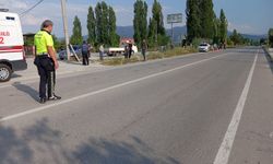 Otomobille çarpışan motosikletteki 2 çocuk yaralandı