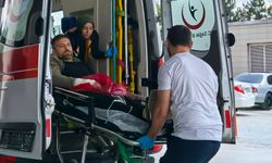 Ağaç keserken motorlu testere ile elini kesti