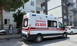 Bir kadın apartmanın girişinde ölü olarak bulundu