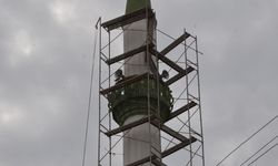 Minareden düşen işçi ağır yaralandı