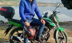 Bariyerlere çarpan genç motosiklet sürücüsü hayatını kaybetti