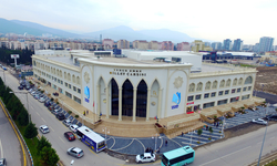 Millet Çarşısı’nın adı “Ferdi Zeyrek Çarşısı” oldu