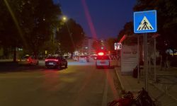 Kız arkadaşıyla yürürken kar maskeli şahıs tarafından bacağından vuruldu
