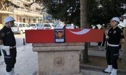 Bir aylık yaşam mücadelesini kaybeden polis memuru son yolculuğuna uğurlandı