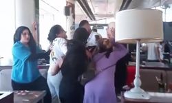 Kadınların kavgasında bardaklar havada uçuştu