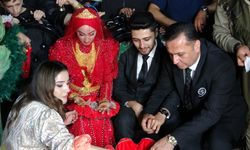 Aşiret düğününde damada 7 buçuk milyon, geline 1 buçuk kilo altın takıldı