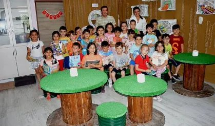 Mehmet Suphi Egemen İlkokulu'nda geri dönüşümden kütüphane