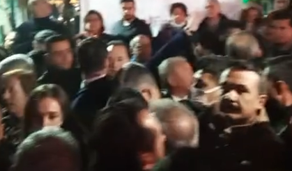 Manisa'da CHP'liler ile polis arasında arbede yaşandı