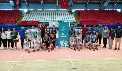 Manisa’da Okul Sporları Badminton ve 3x3 Basketbol Müsabakaları tamamlandı