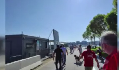 Kadıköy’de Galatasaraylı taraftara silahlı saldırı kamerada