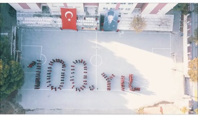 Manisa Dündar Çiloğlu Anadolu Lisesi'nde  100. yıl çoşkusu