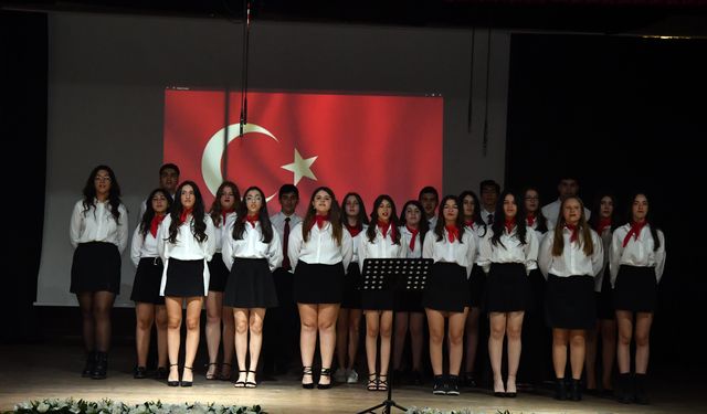 Manisa Hedef Anadolu Lisesi’nde 100. Yıl coşkusu