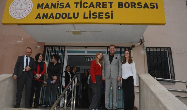 Özkasap’tan Manisa Ticaret Borsası Anadolu Lisesi öğretmenlerine kutlama