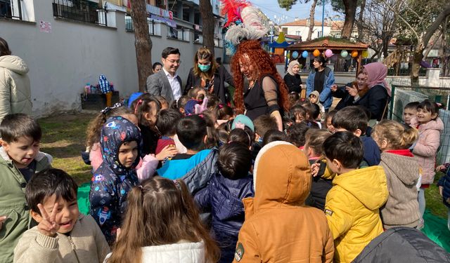 Alaşehir'de Kütüphane Haftasının ilk misafirleri anasınıfı öğrencileri