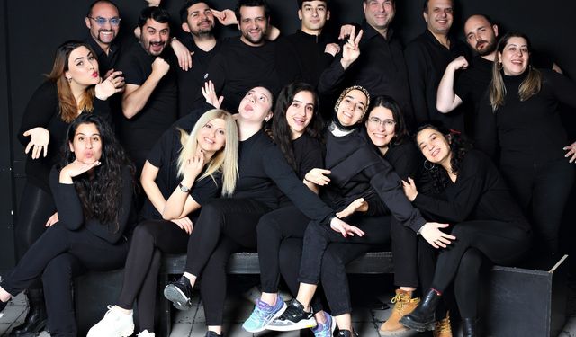 Turgutlu'da komik ve eğlenceli tiyatro: 'Bende Anahtar Vardı'