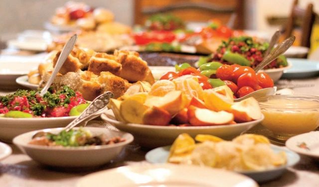 Manisalı aşçıdan Ramazan’ın 25. gününe özel iftar menüsü