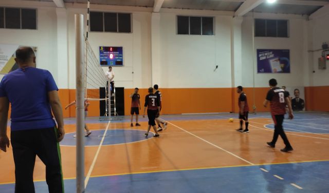 Sarıgöl'de kaymakamlık kupası voleybol turnuvası başladı