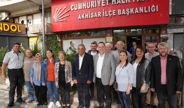Akhisar’da İYİ Partili o isim CHP’ye katıldı