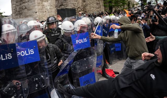 Taksim Meydanına ilerlemeye çalışan ve polislere saldıran 210 şahıs gözaltına alındı