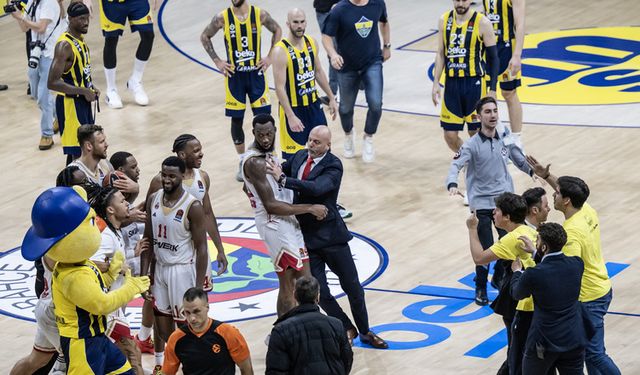 Fenerbahçe Beko-Monaco maçının ardından salonda gerginlik yaşandı