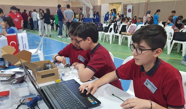Manisa'da robot turnuvası düzenlendi