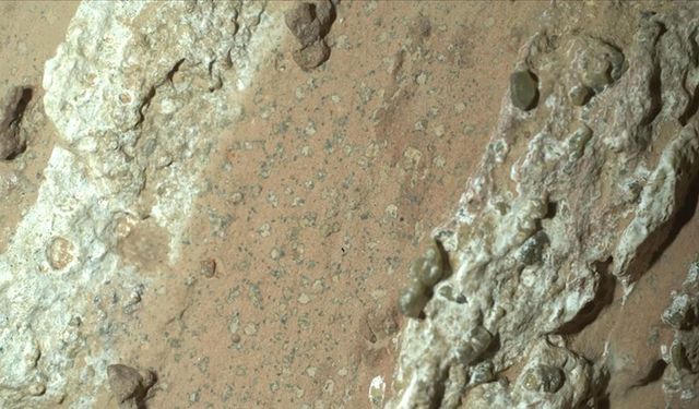 NASA'nın Perseverance aracı, Mars'ta eski yaşam izlerine dair kanıtlar buldu
